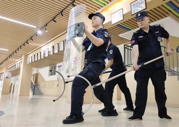 長沙紅光保安服務(wù)有限公司,長沙安保服務(wù),長沙安全服務(wù),長沙非武裝押運,勞務(wù)派遣服務(wù)